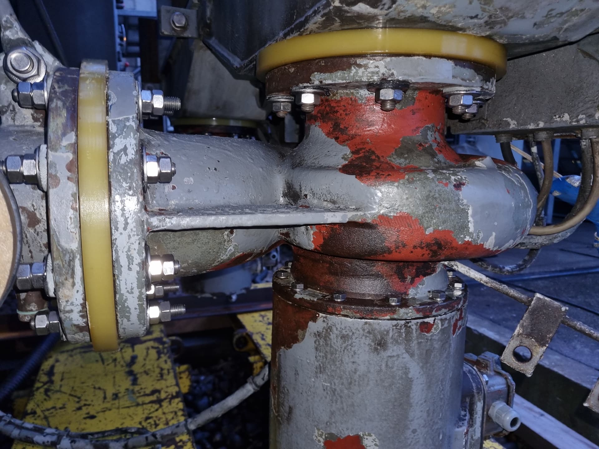 Seal restoration and anticorrosion treatment on transformer piping