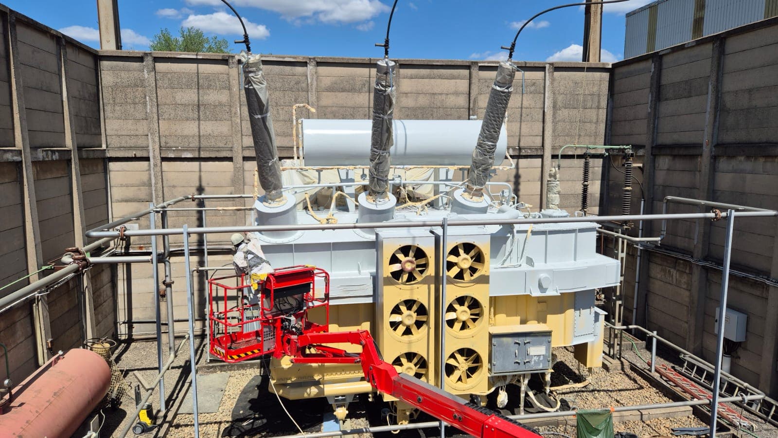 Technicien Trans Antico en intervention de nettoyage cryogénique